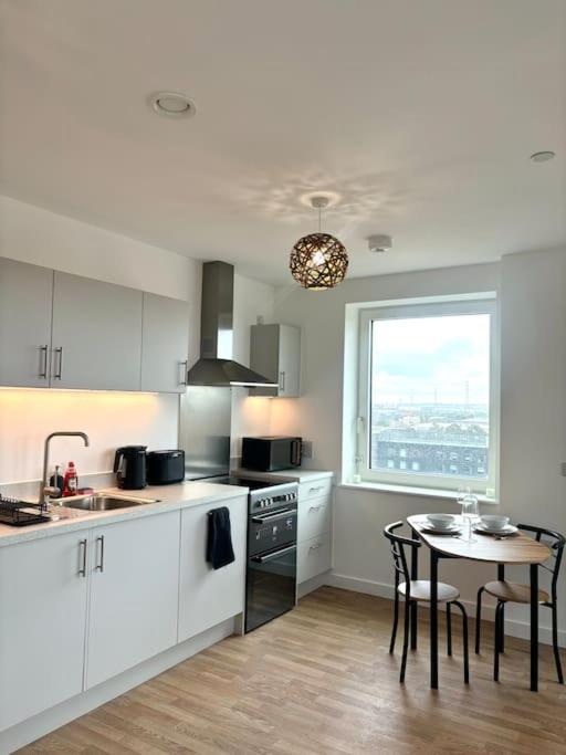 New Luxurious 2 Bedroom In East London! * Barking (Greater London)